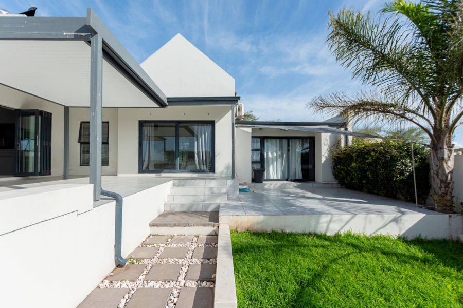 9 Bedroom Property for Sale in Olifantskop Western Cape